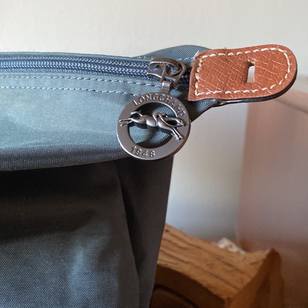 Longchamp Le Pliage Tote - Picture 3 of 13